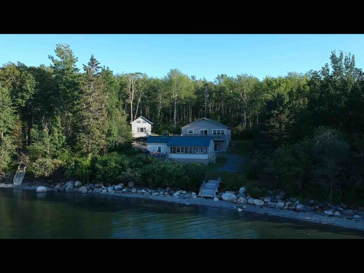 McKay 's Beachfront Cottages On Frenchman' s Bay