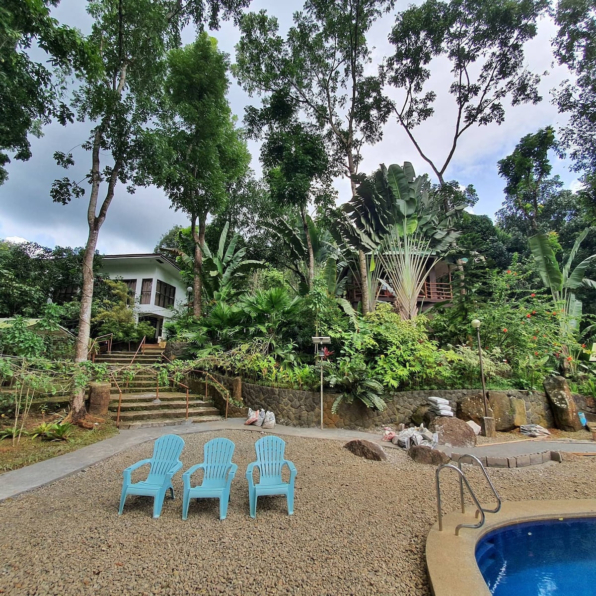 Antipolo Forest Mountain Cottage