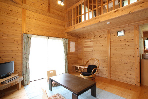 入住日本乡村的木屋