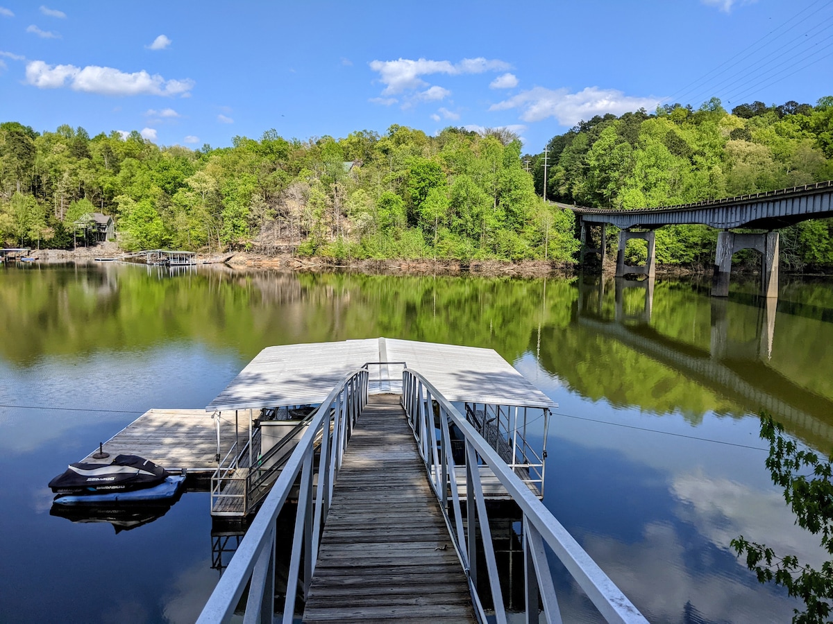 非常适合家庭聚会的Lake Haven和码头！