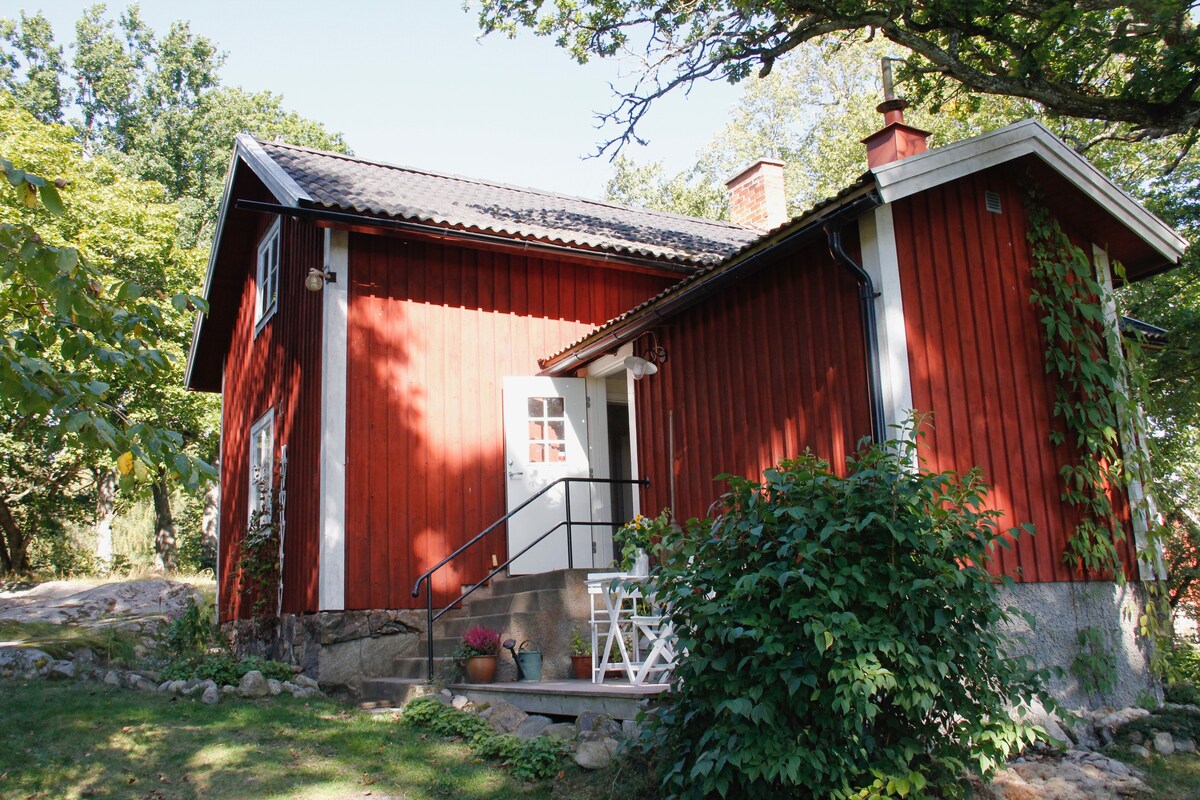 斯德哥尔摩斯卡夫斯塔、科尔摩登附近的生态农场乡村小屋