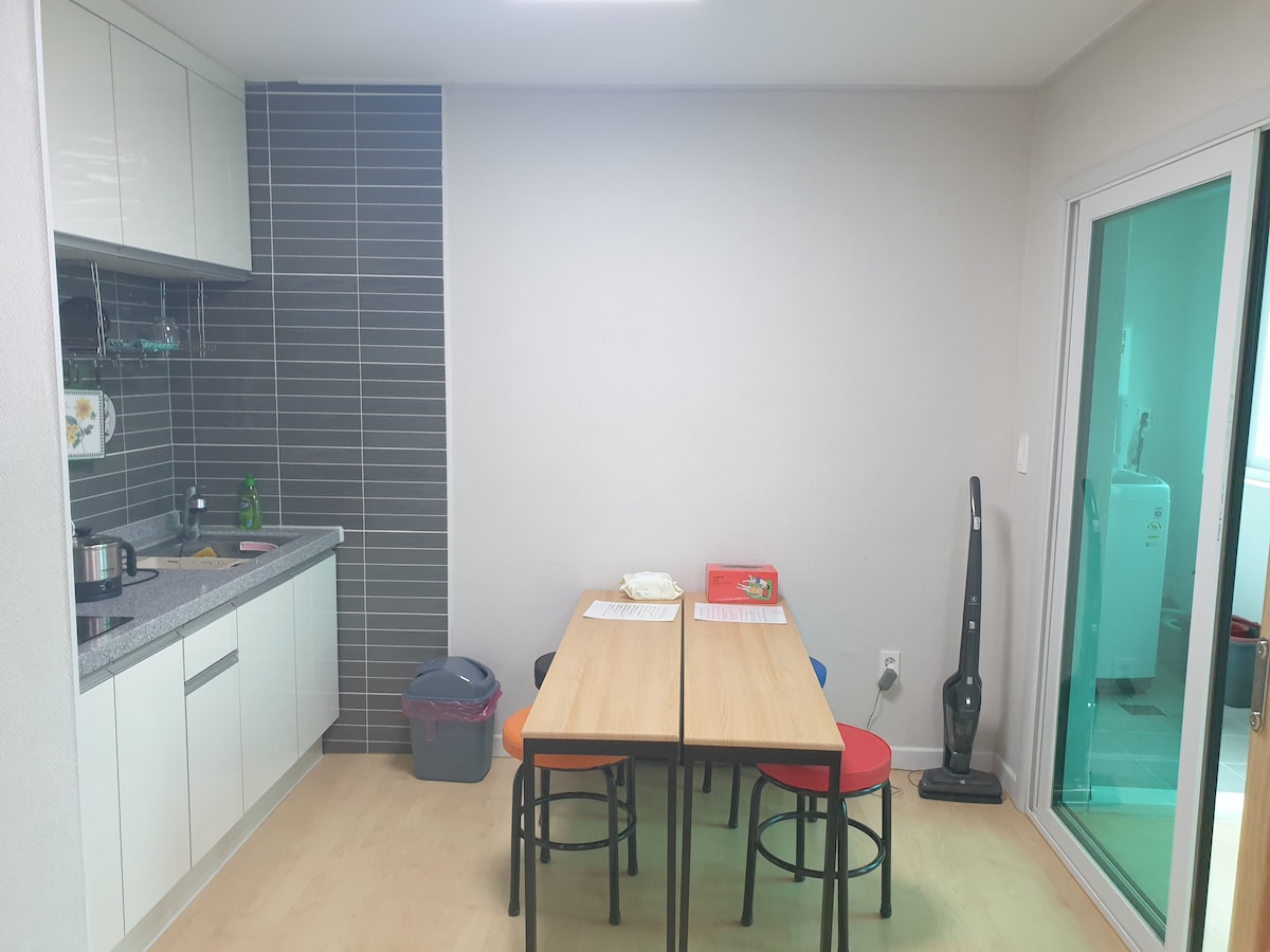 Chungju Apple Guesthouse （ Bunker卧室）