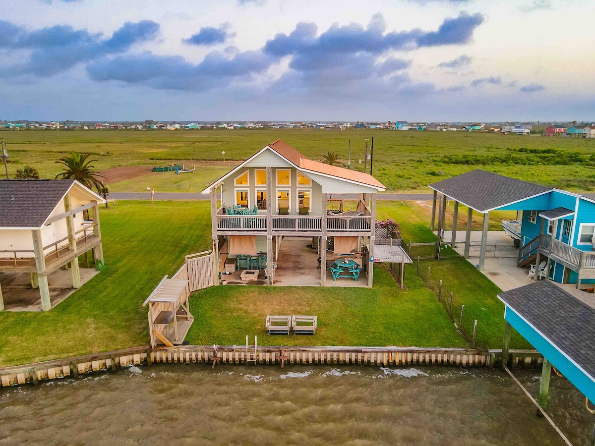 Stylish Studio ICW fishing & Sargent Beach view