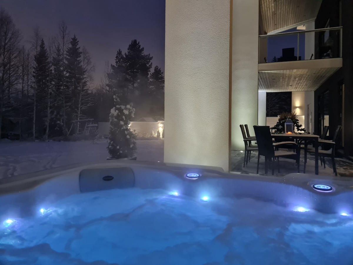 Artic Villa Luxury with own cinema &  jacuzzi