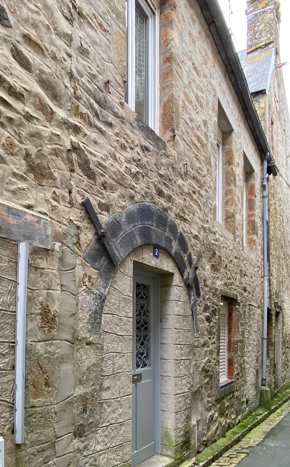 COUTANCES -市中心，安静的街区单间公寓