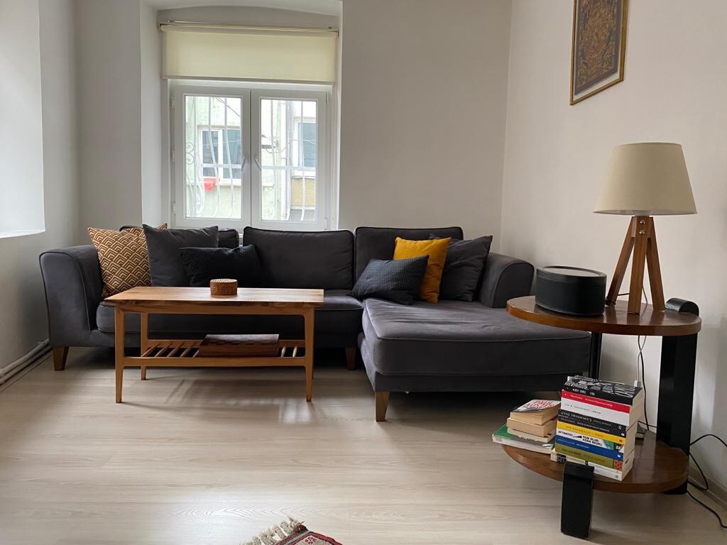 Omer 's Place ，位于塔克西姆-比约路（ Taksim-Beyoglu ）