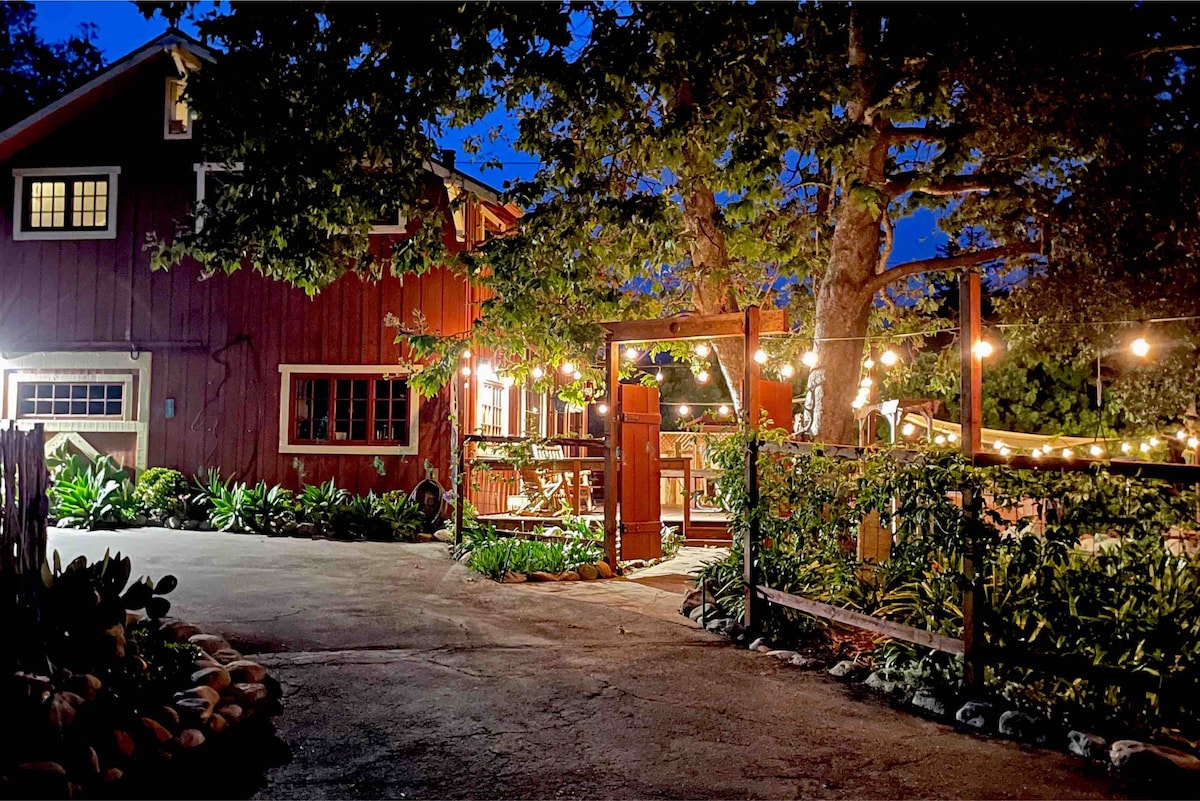 Ivy Oaks Pond Oasis Horse Ranch的Carriage House