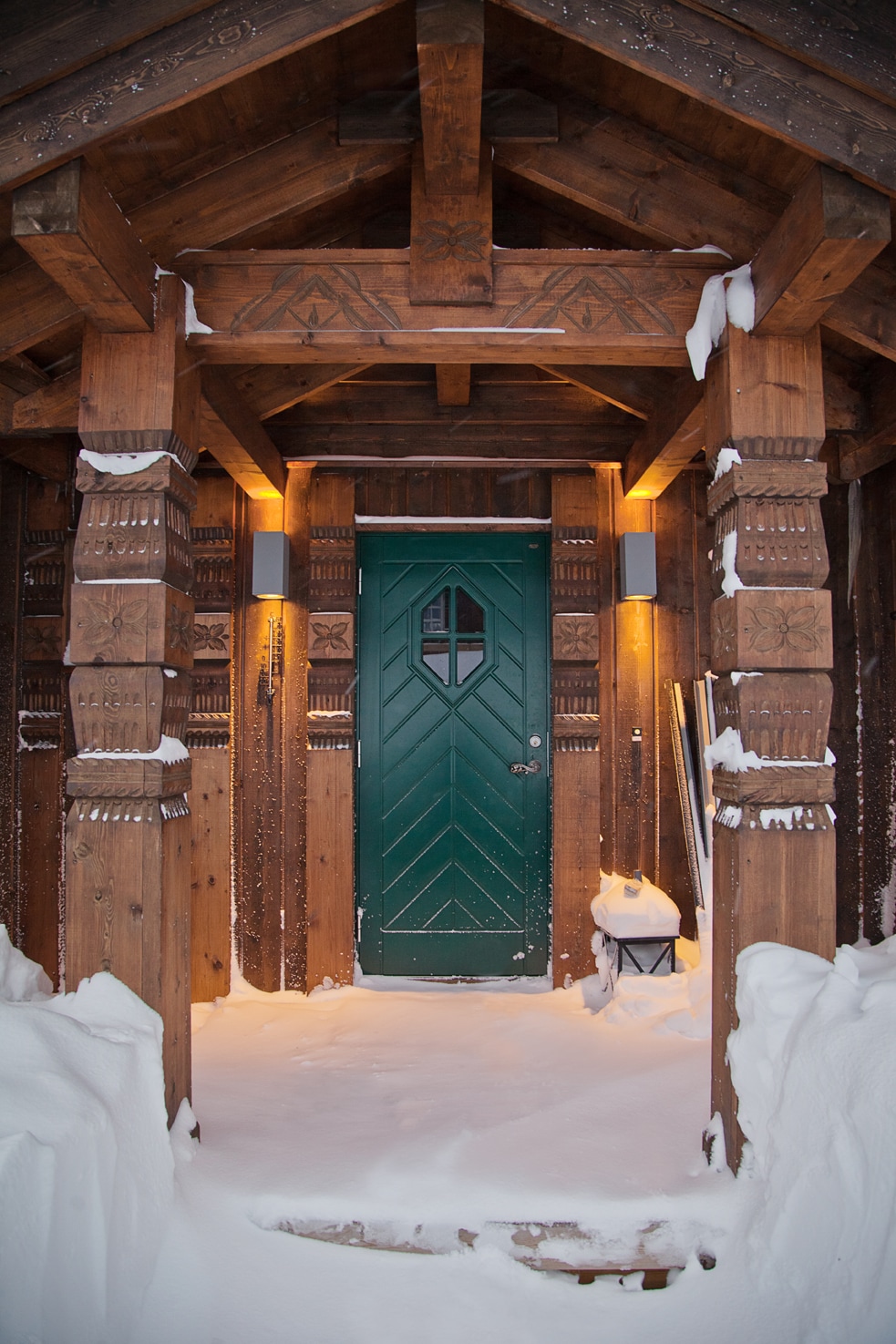 宽敞独特的山间小木屋，滑雪进出