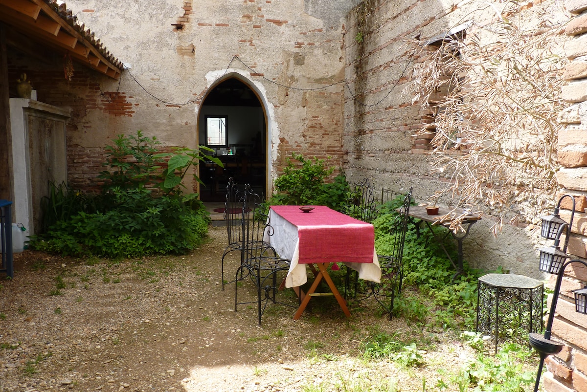 Gite à la ferme de Belle Feuille ，位于塔恩（ Tarn ）的中心地带