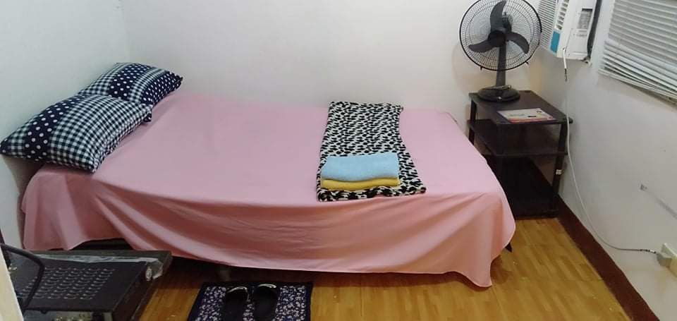 Budget Couple Room@Benrosi Plaza Dona Soledad Ave