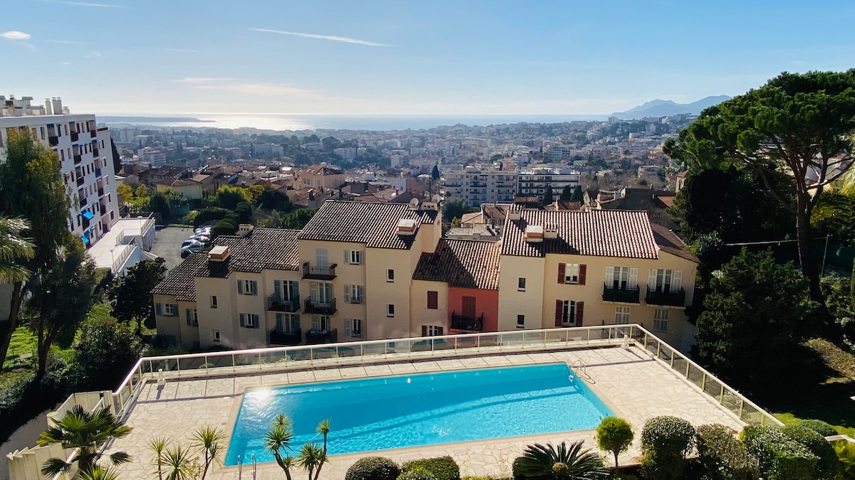 Incroyable vue mer, terrasse, piscine et parking