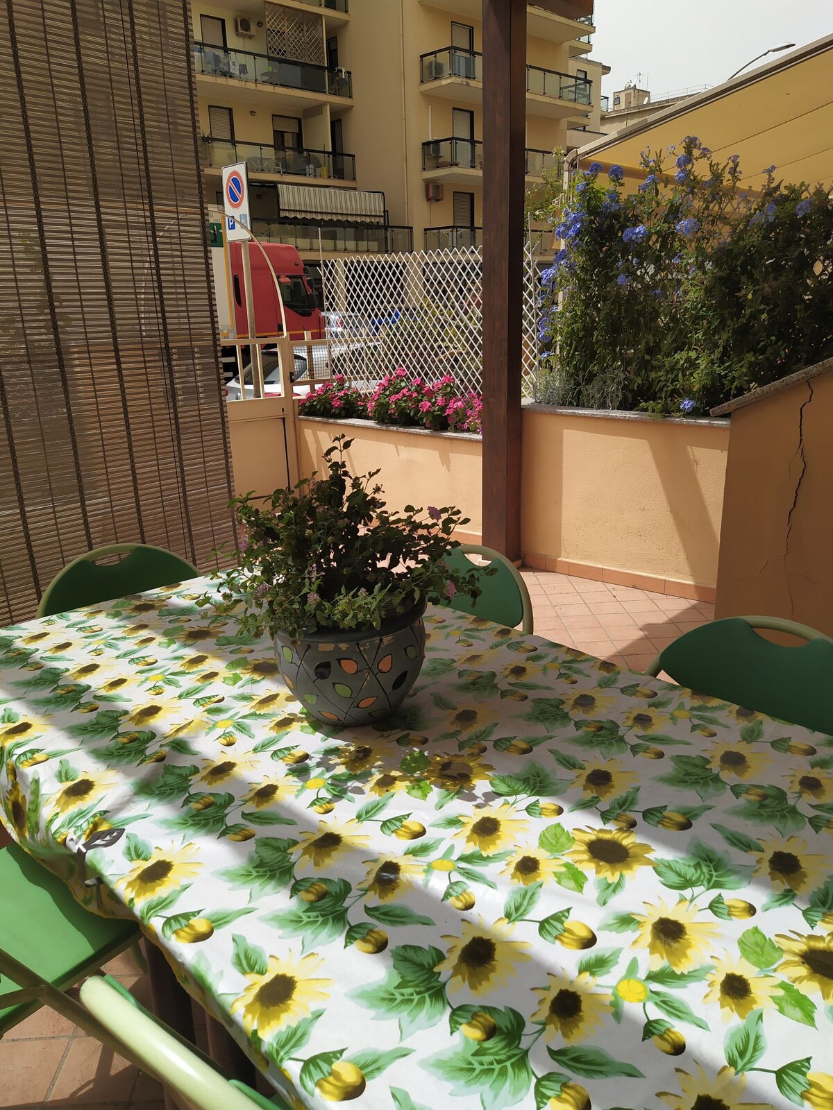 Casa graziosa con ampio cortile per i tuoi momenti all'aperto