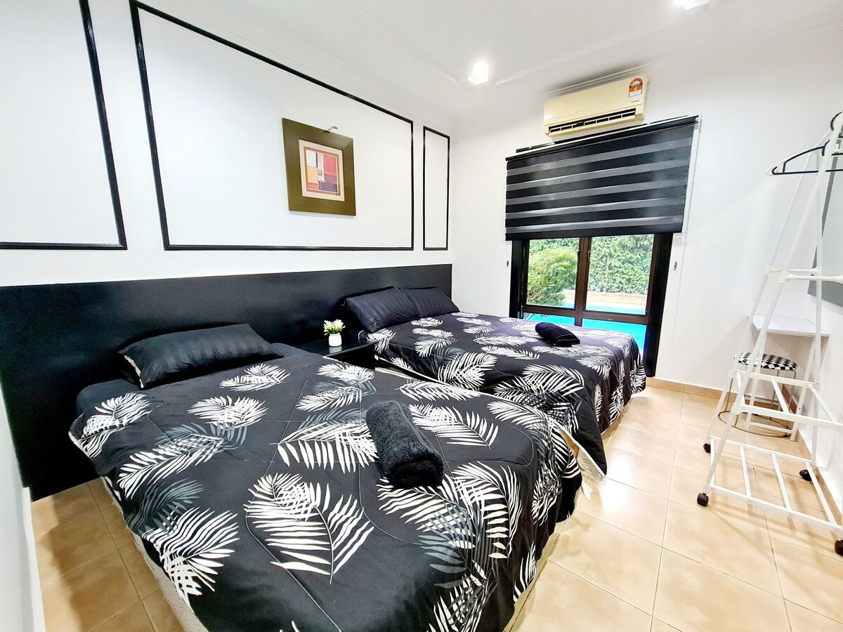 4 Bedroom Villa with Karaoke @ A'Famosa Resort