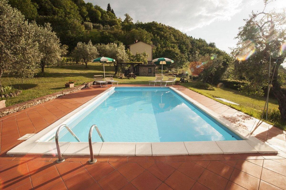 Villa San Regolino ，带专用泳池