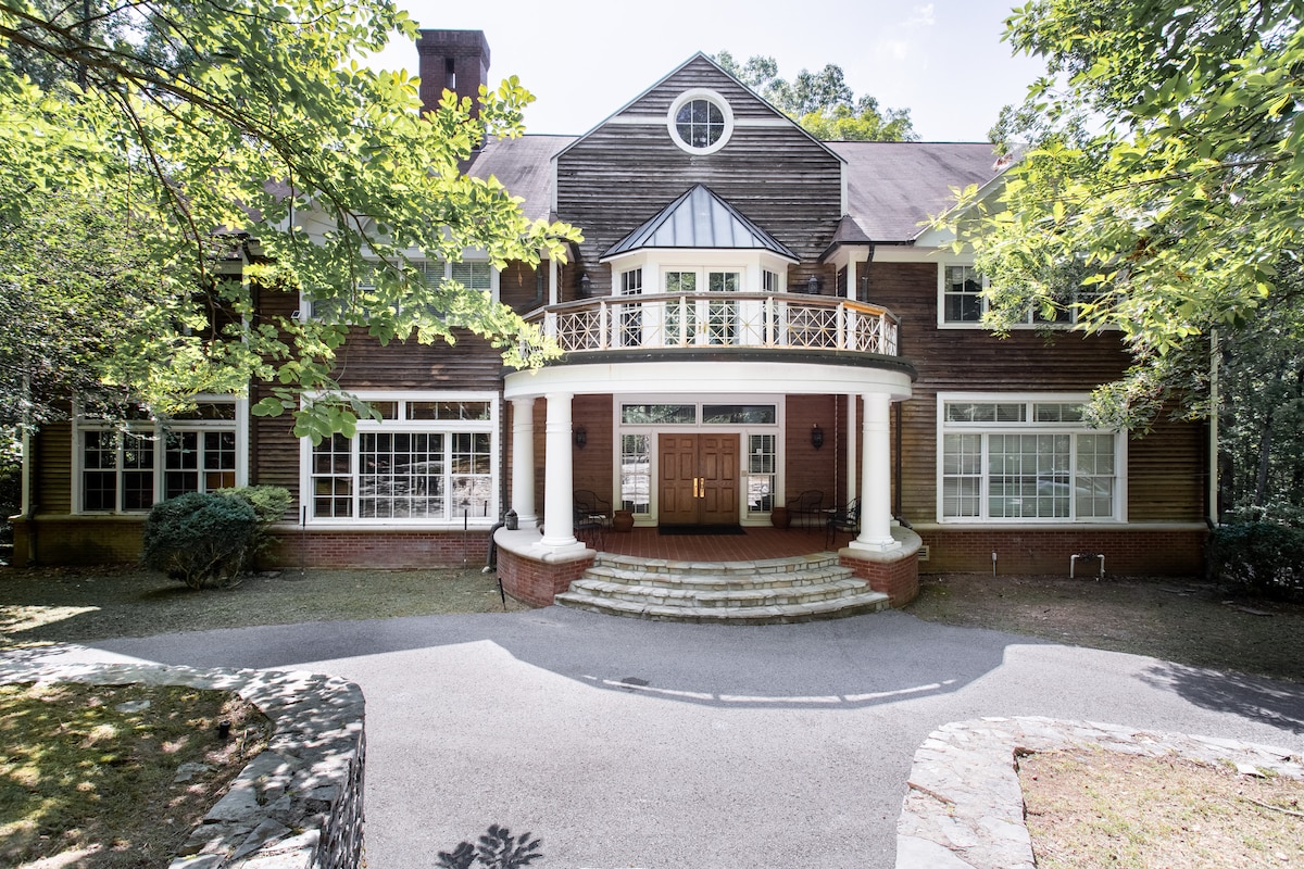 Mansion in the Woods