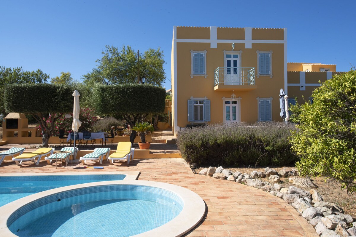 Delightful, authentic Quinta with swimming pool