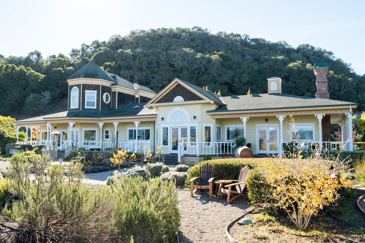 Parker 's + Cottage Ranch Estate ，可欣赏壮丽的景色和水疗！