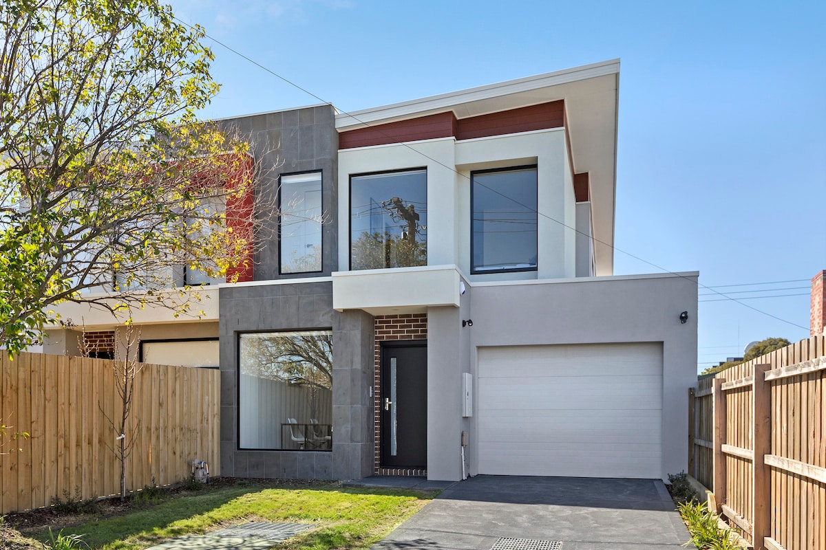 Domi Rentals - The Rayhur Residence