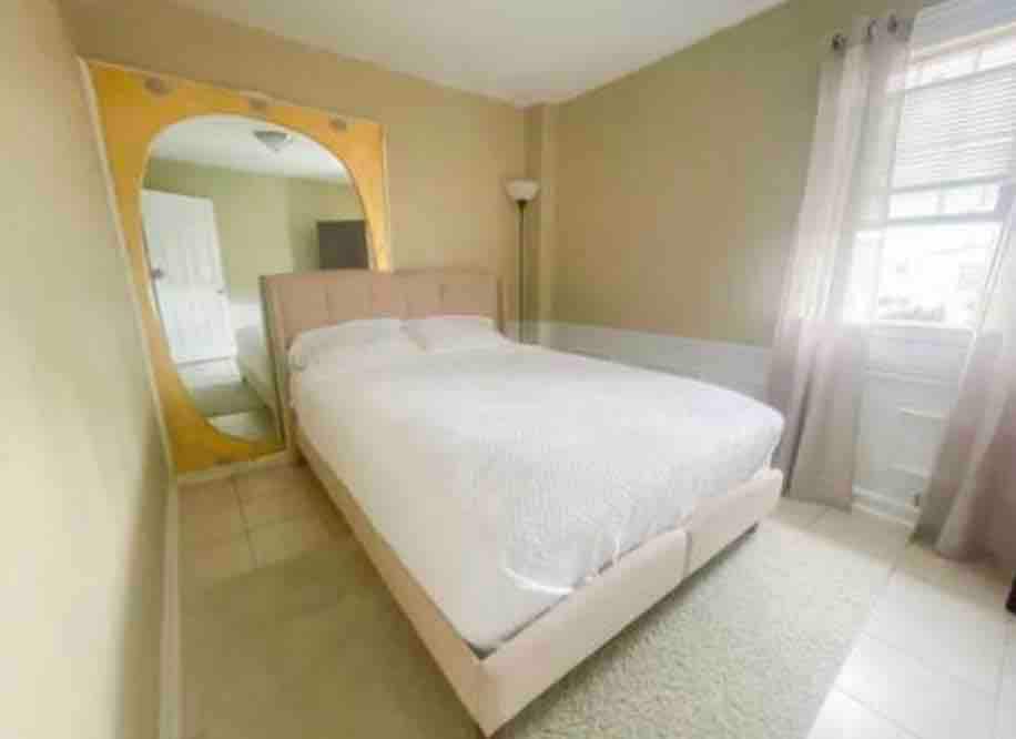 Large Master King Suite 2 Bed With Balcony