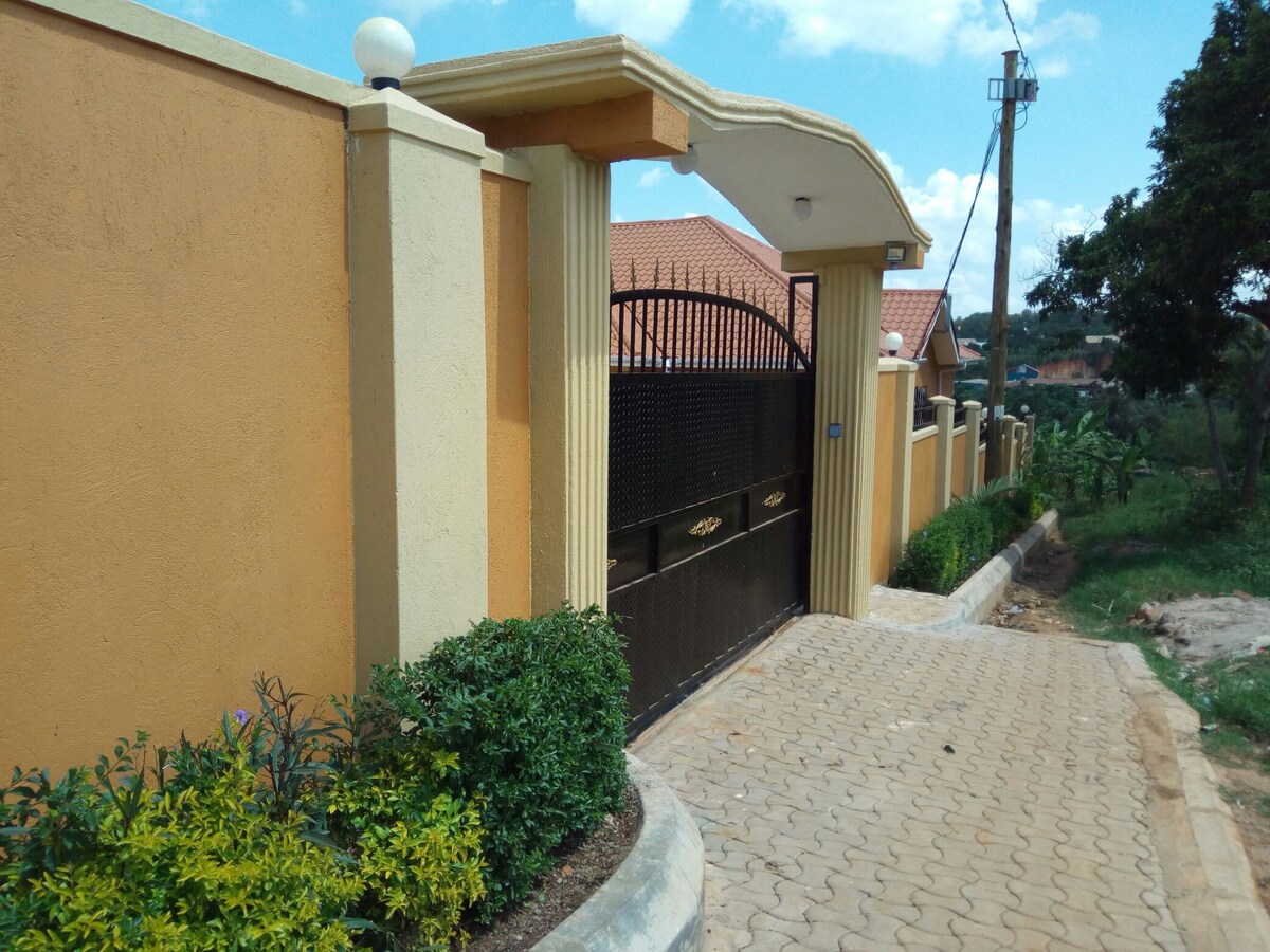 Edenwood Court - a Private Oasis close to Kampala