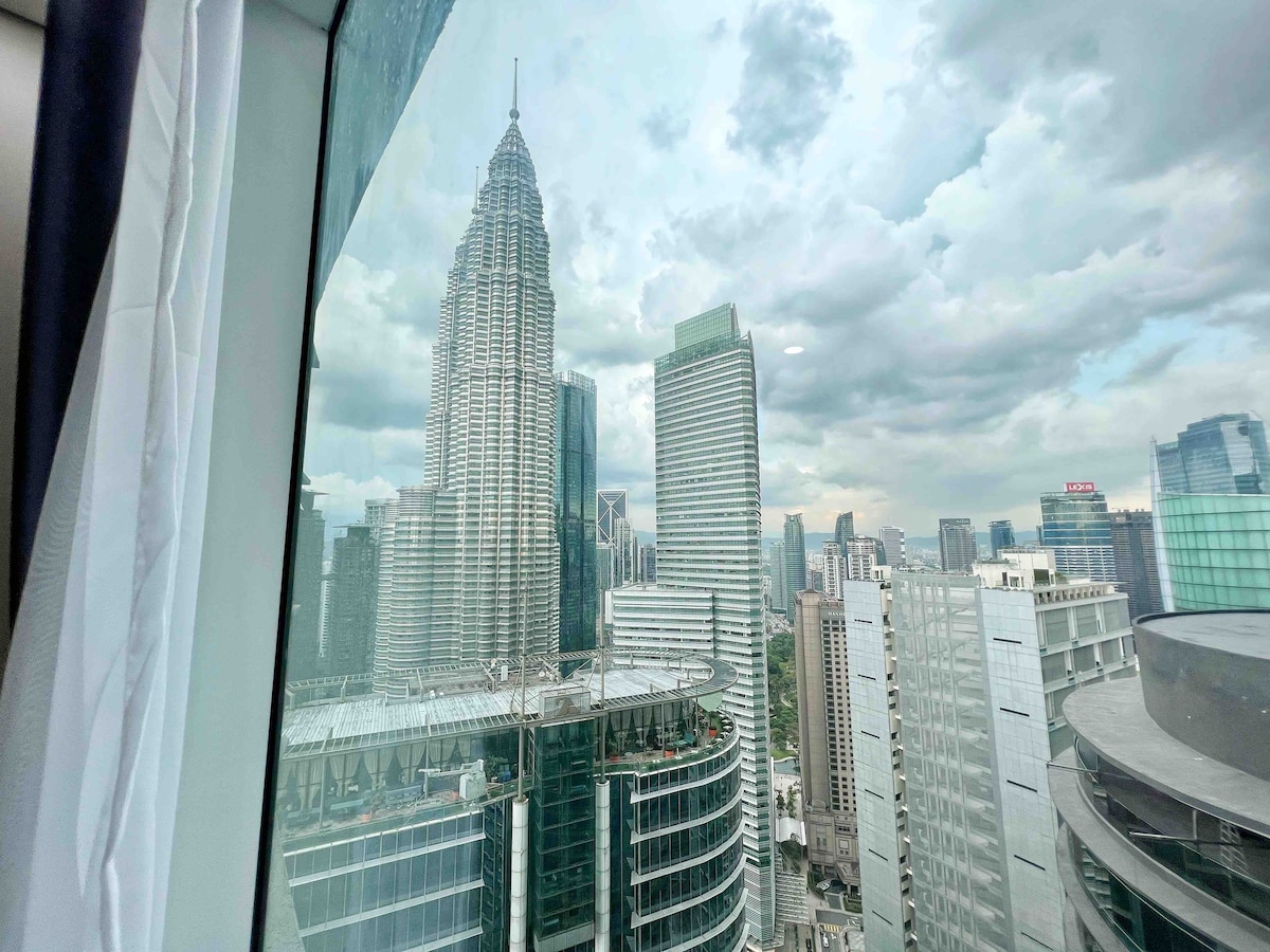 Sky Suites Central 2BR Suite w/ KLCC View