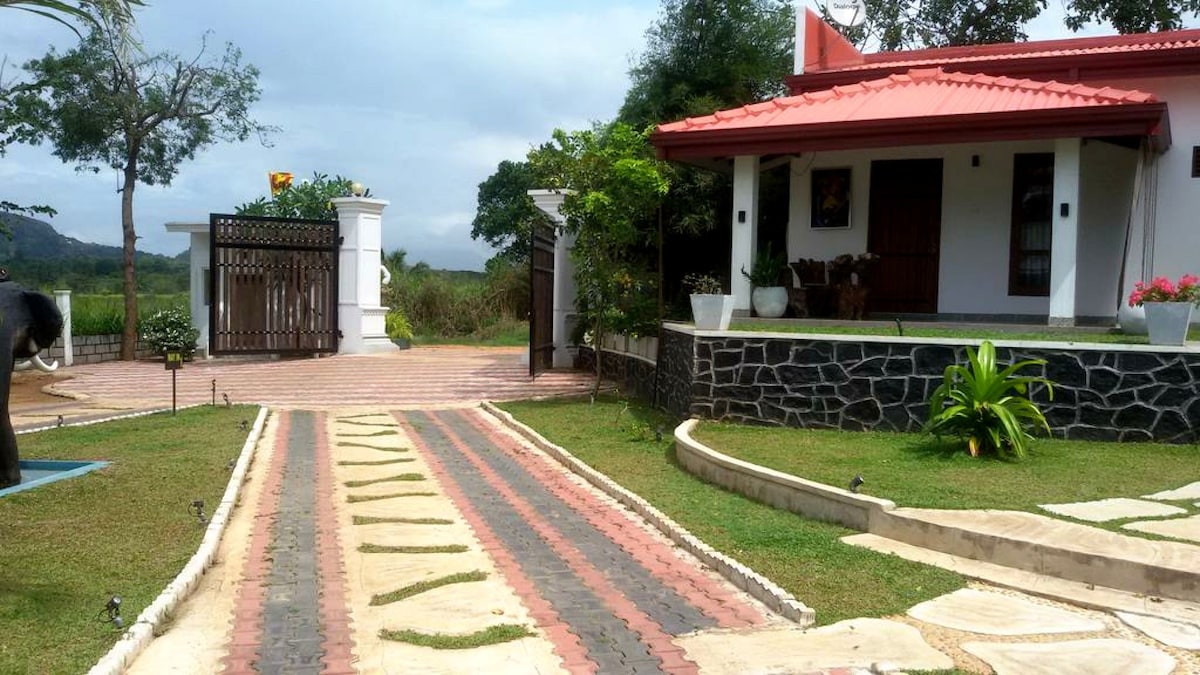 Nilambara Lake View Cottage