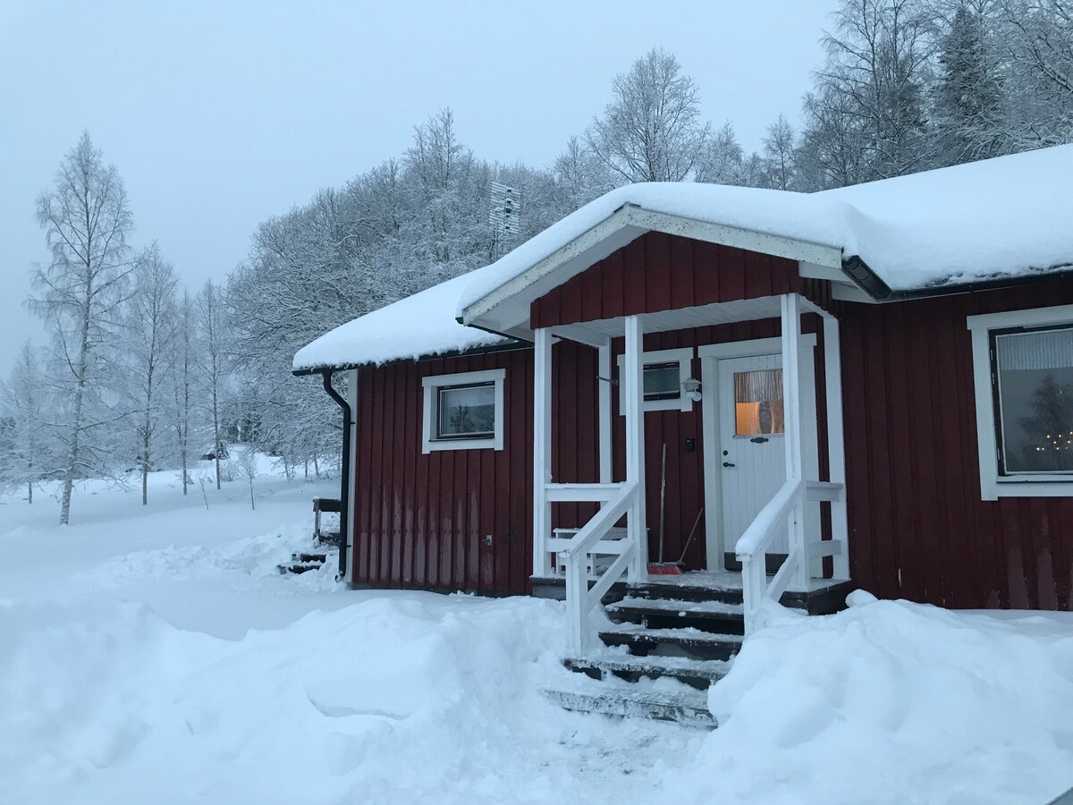 Jämtland的Hammerdal郊外小屋