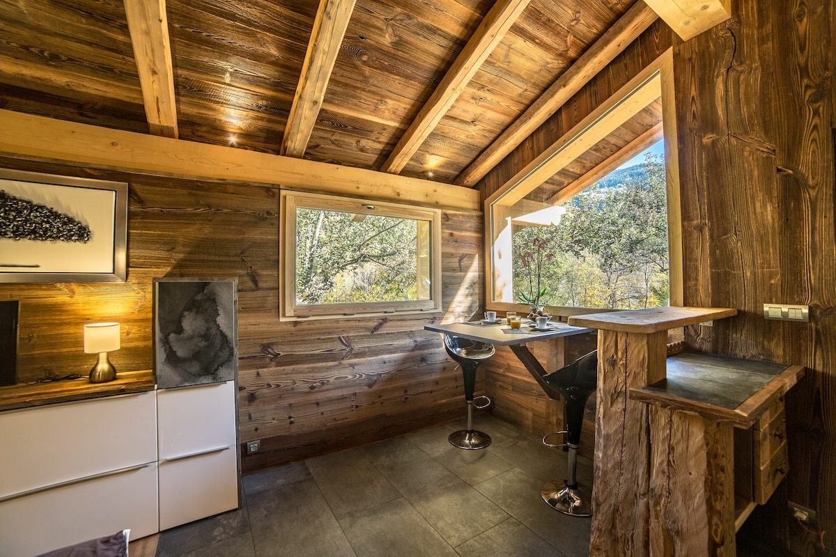 带热水浴缸的小木屋，非常适合在库奇维尔滑雪