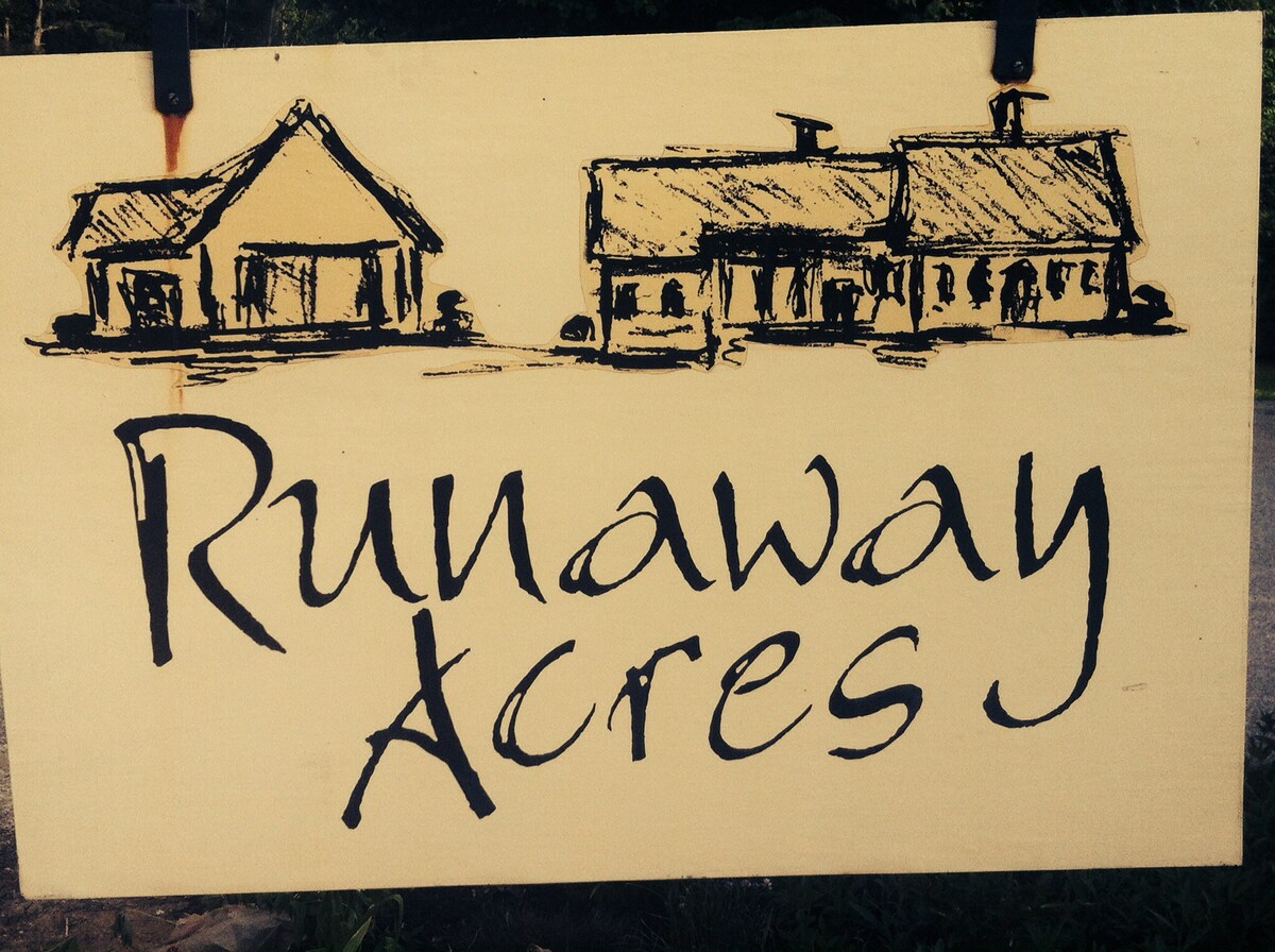 在Runaway Acres "The Penobscot"露营