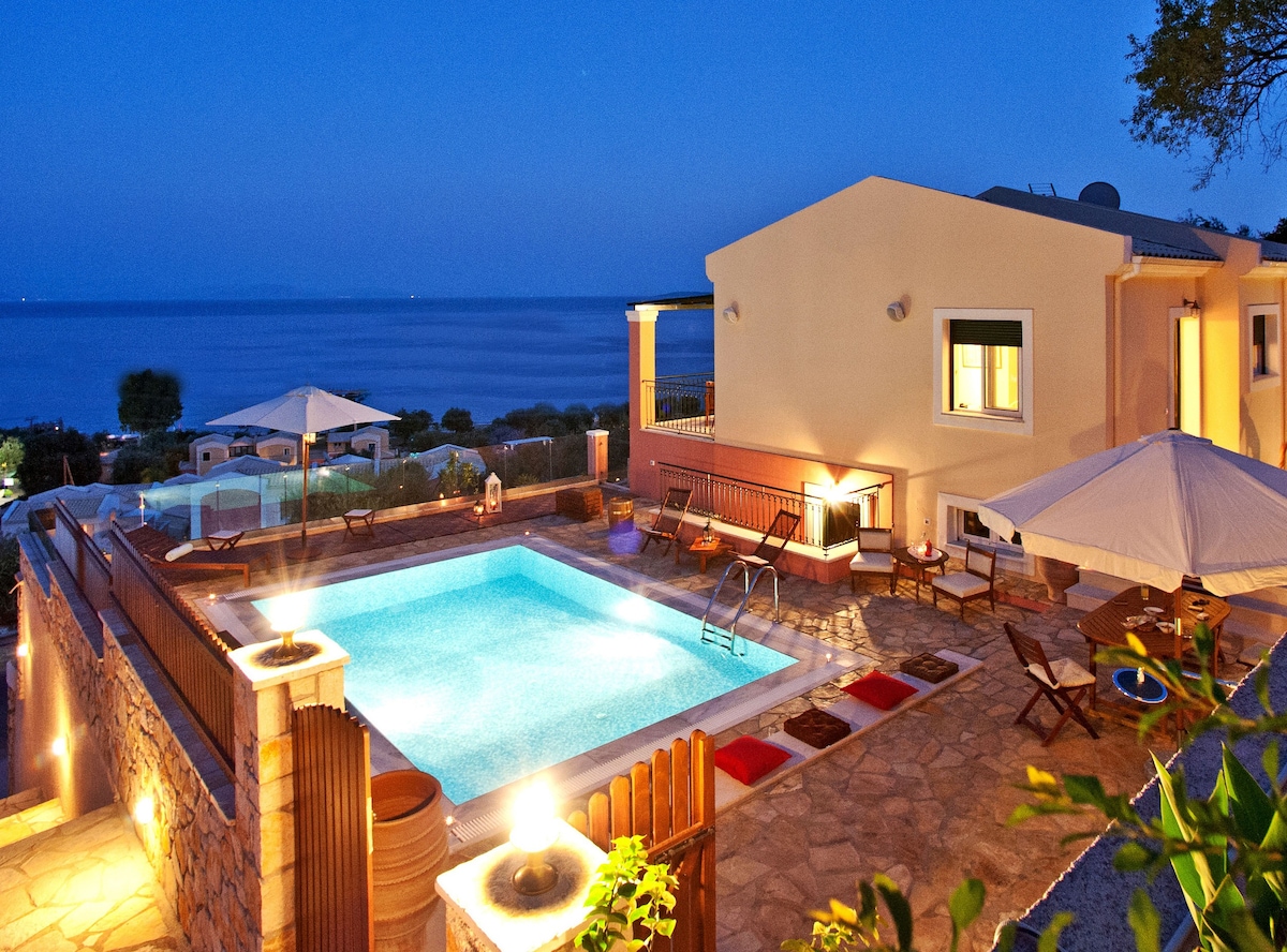 Artemis Barbati别墅私人泳池，距离海滩300米