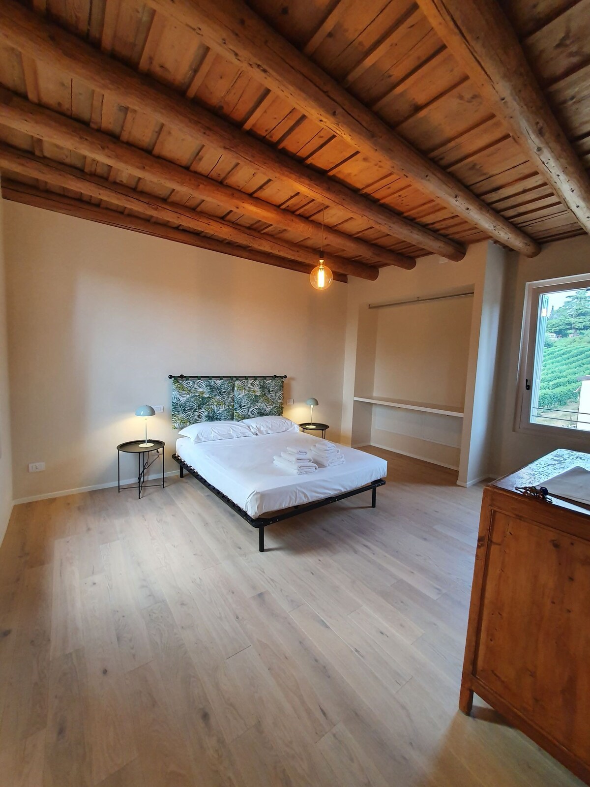 维罗纳（ Verona ）和加尔达湖（ Lake Garda ）之间的翻新别墅
