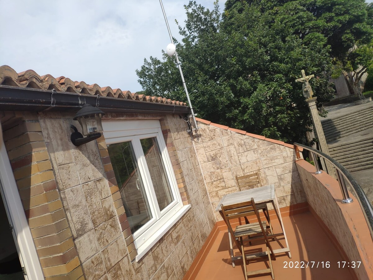 Casa adosada con terraza en Elviña