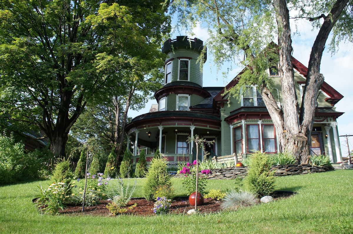 The Tower Room at Maplecroft Bed & Breakfast