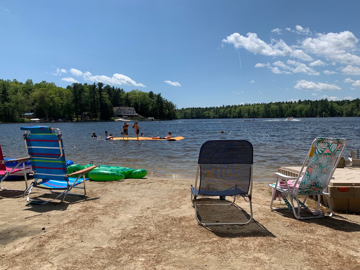 3 Bedroom Lakefront Cottage on Family Campground.