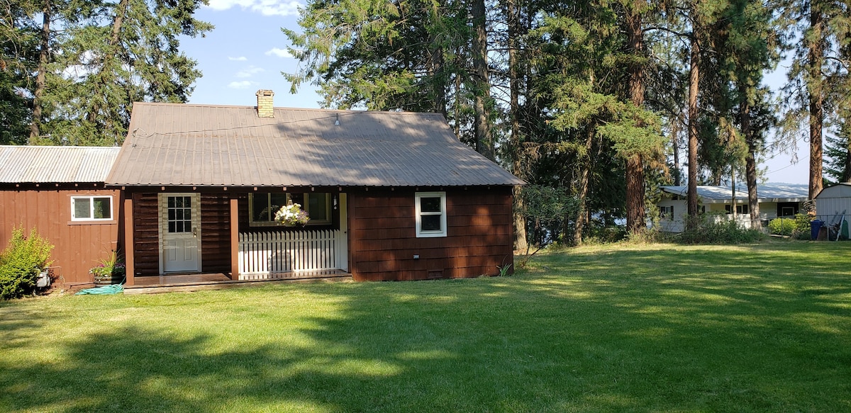 Northwoods Beach Cottage @ Deer Lake