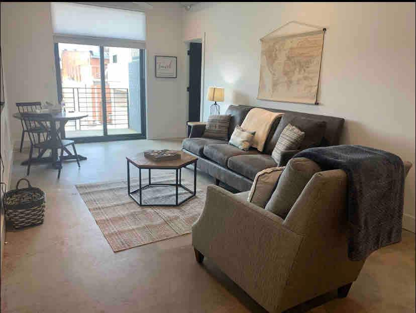 SoDo District Lux Living - 2 bedroom