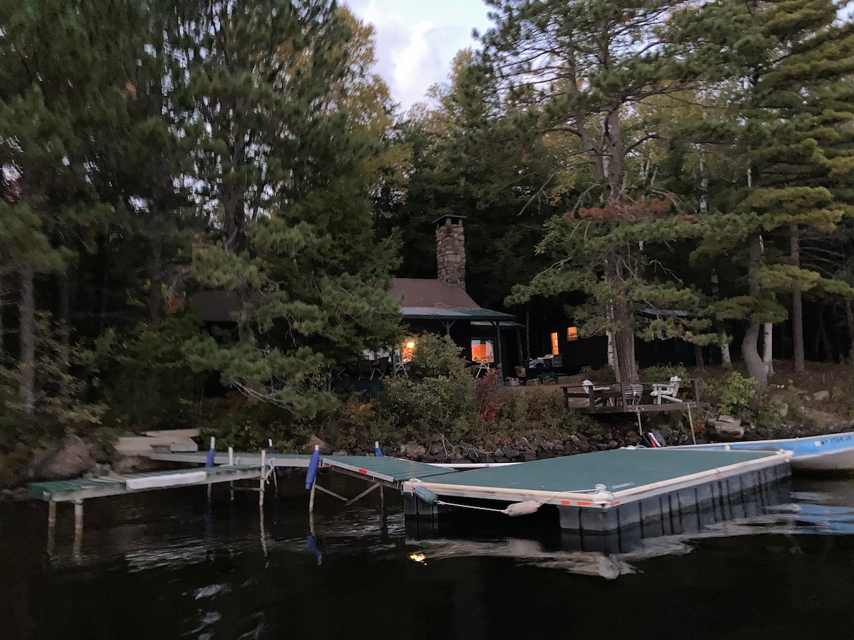 Boat-Access Only House w/600英尺湖滨