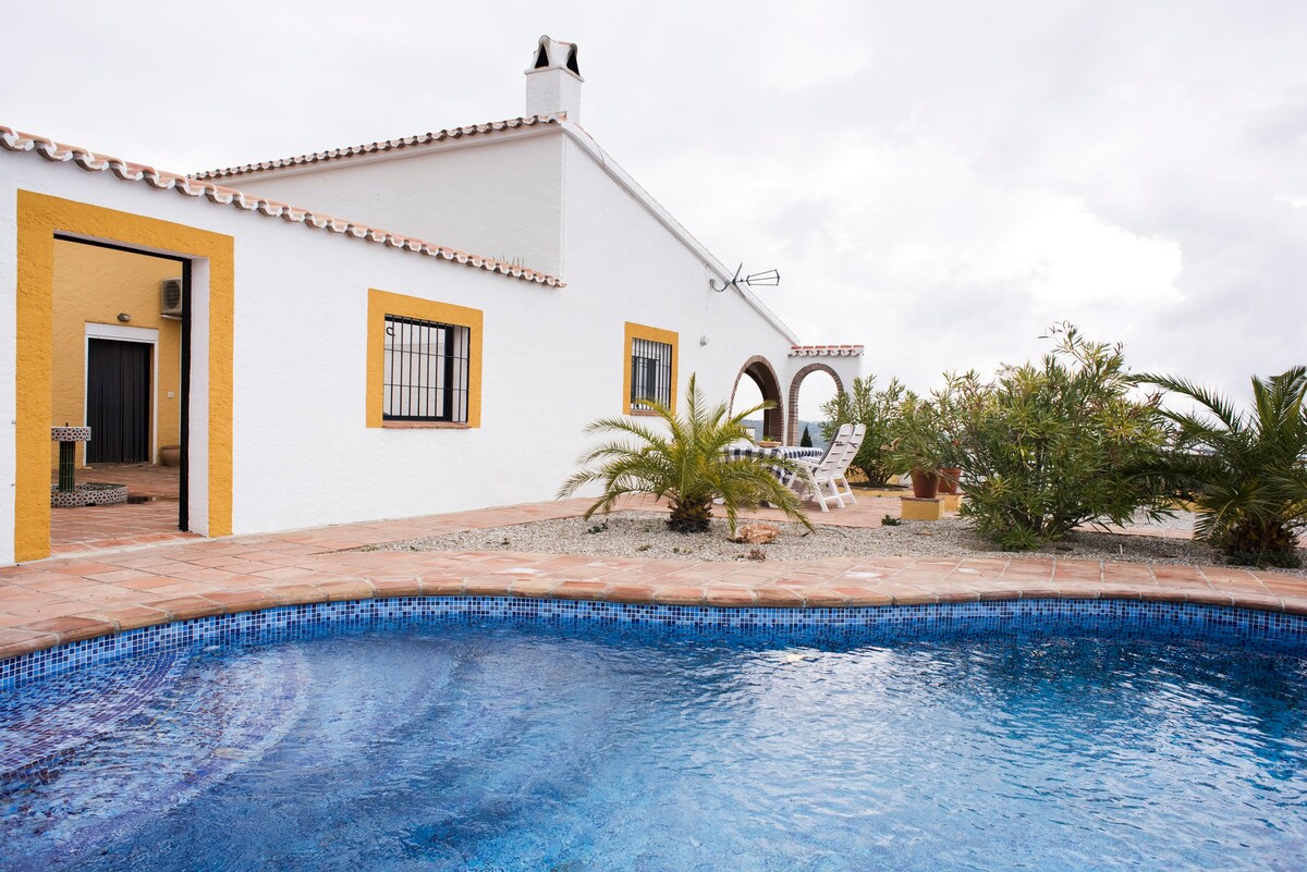 Casa Siete Arcos, villa with swimming pool