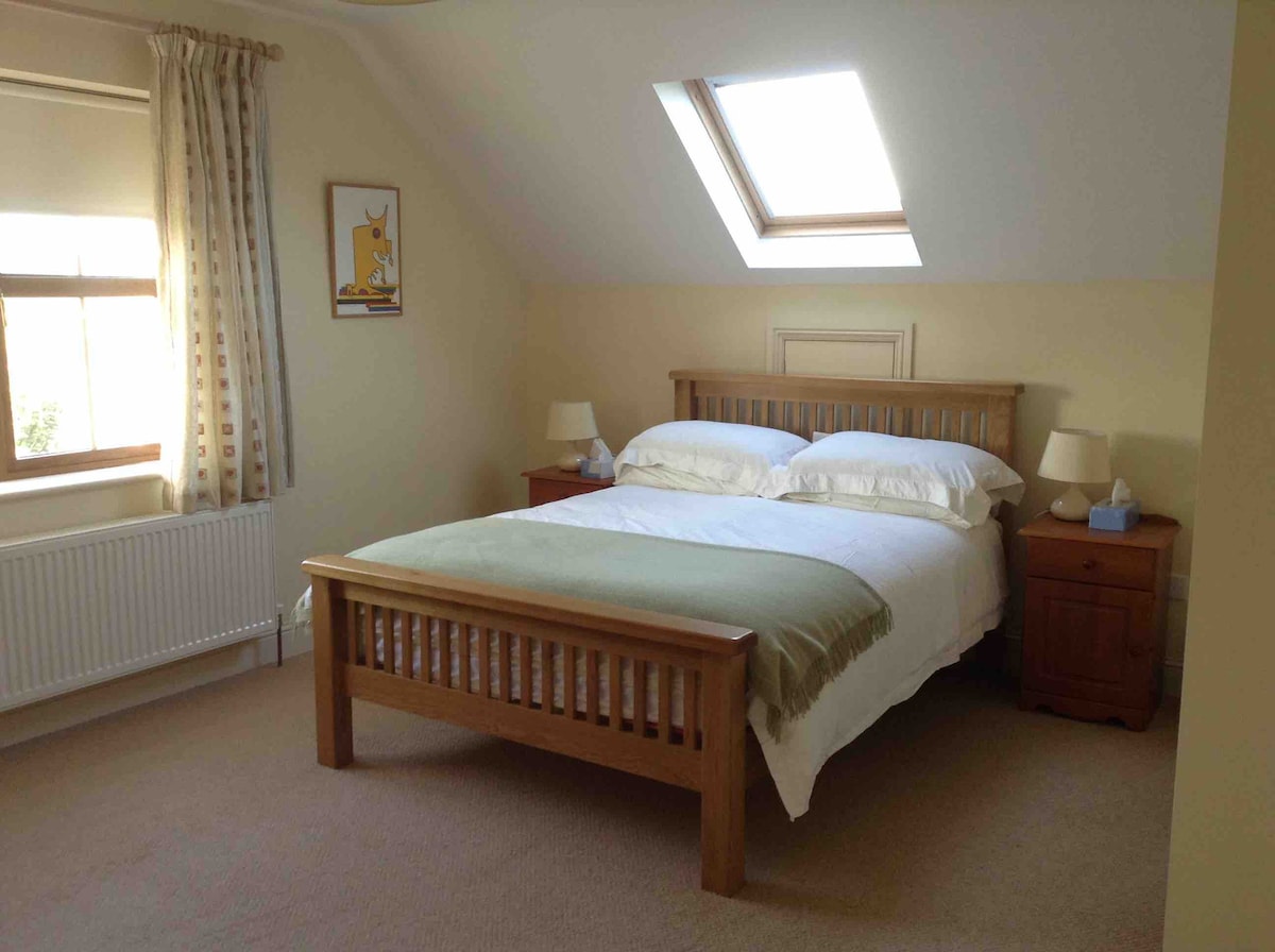 Rosscarbery,West Cork upstairs ensuite double room
