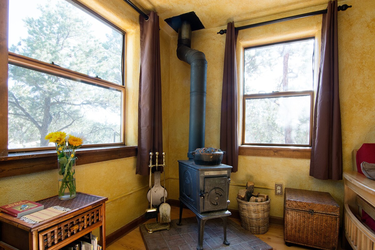 De La Luna 's Coyote Moon Cabin Retreat Santa Fe