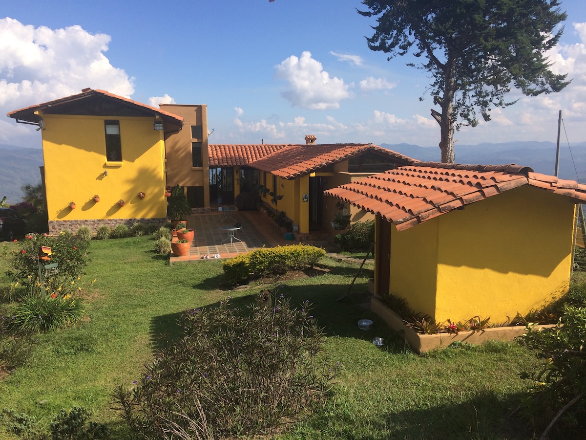 Hermosa Casa en la cima de lo Andes