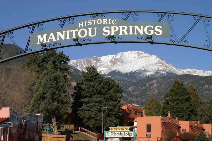 Manitou Springs的民宿
