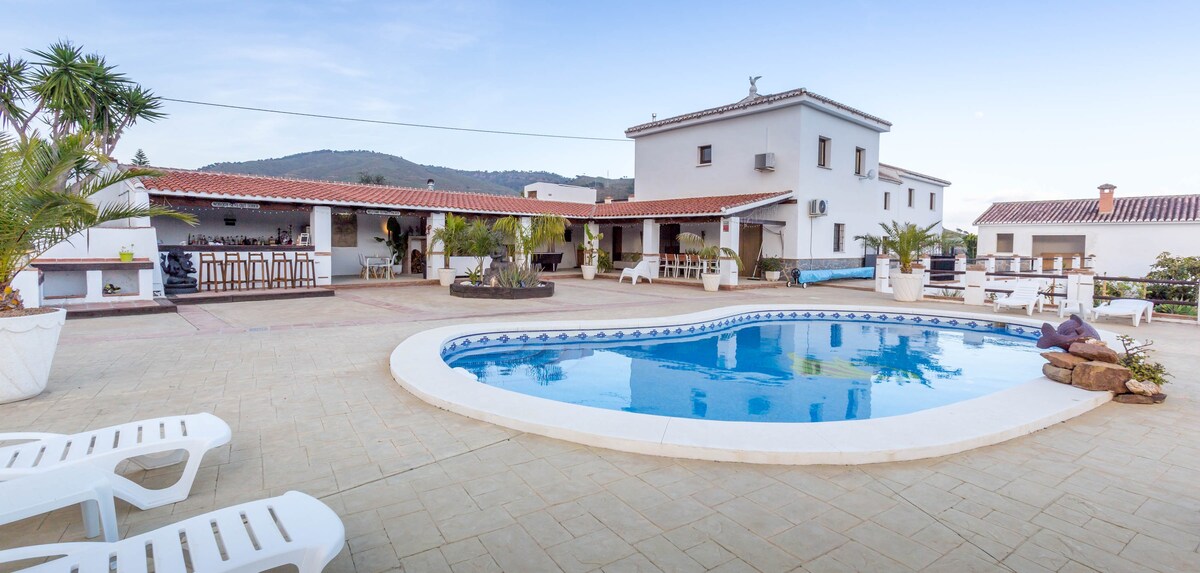 Luxury self-catering retreat with swimming pool