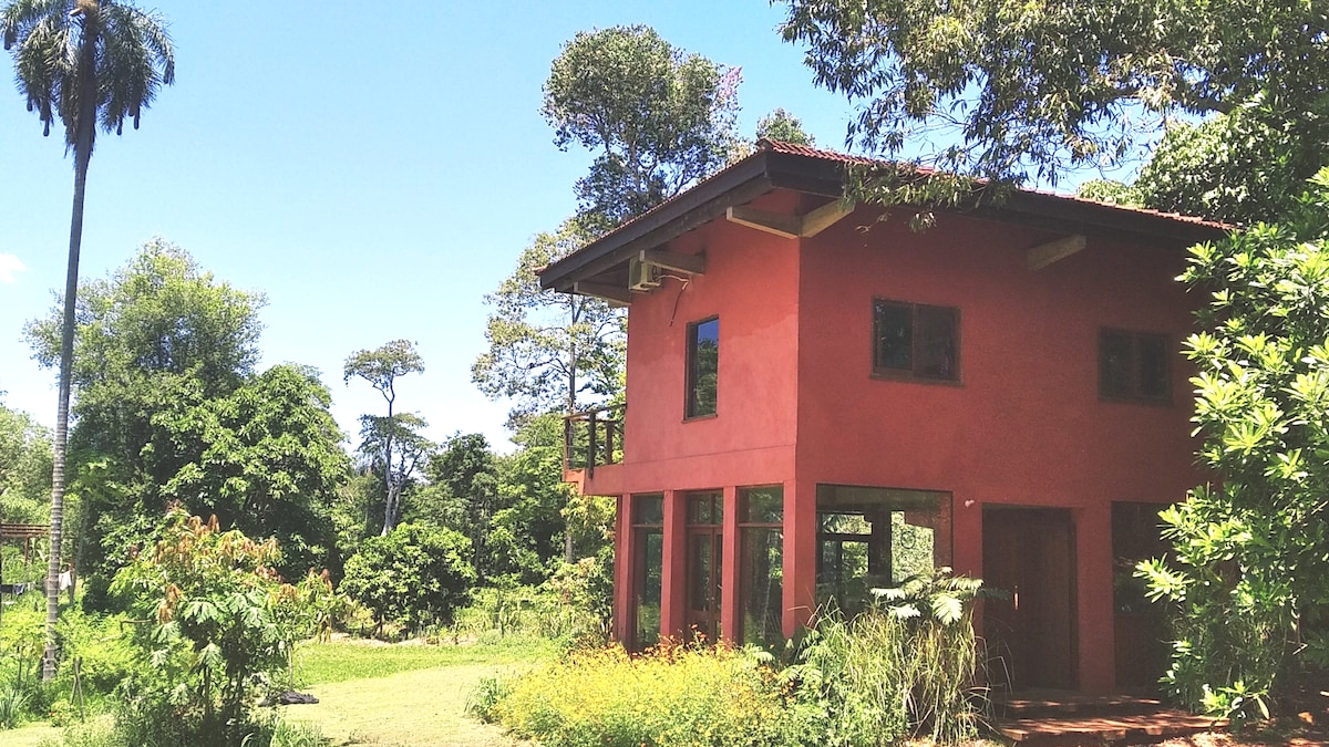 Casa Rodeada de Naturaleza. Nativa Iguazú.