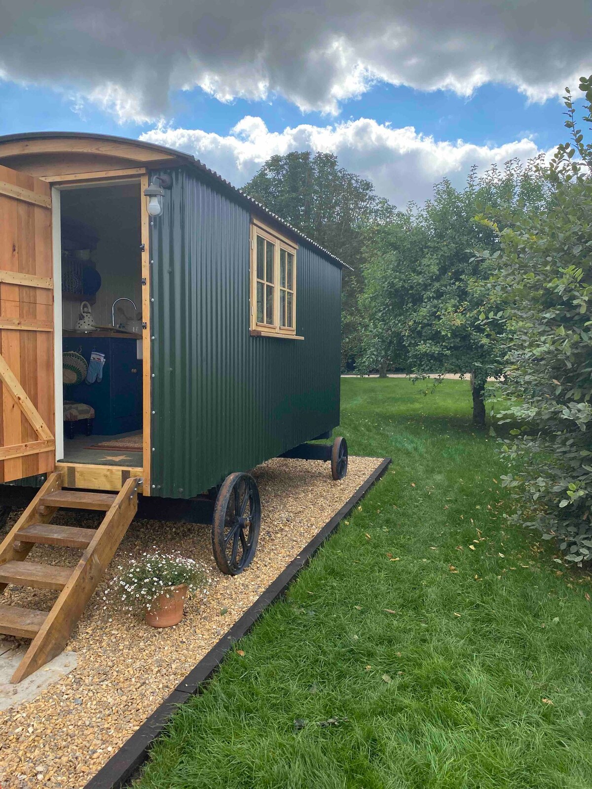 巨石阵附近的豪华牧羊人小屋住宿