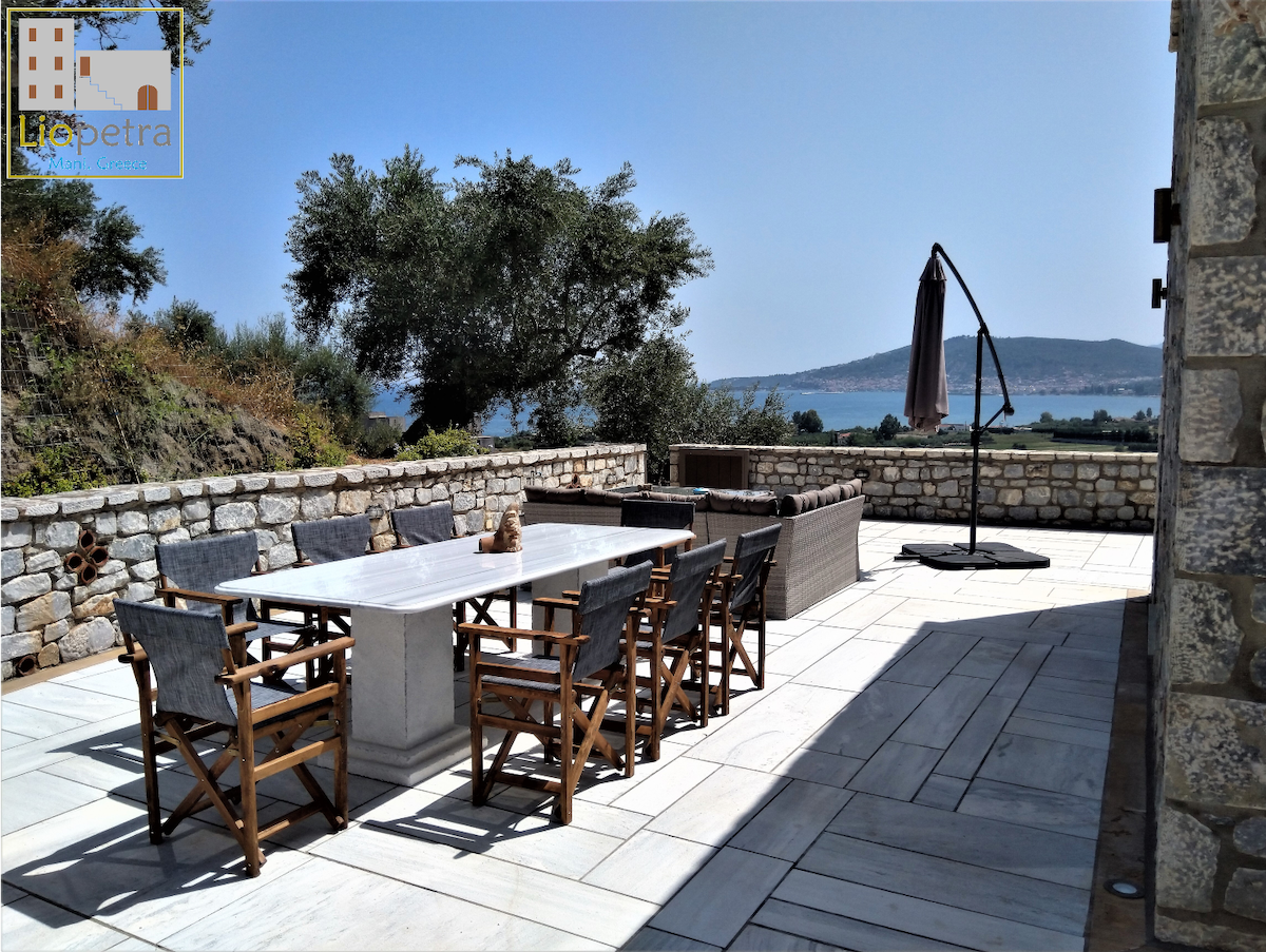 Stone-built cottage in Gythio, Mani | Liopetra