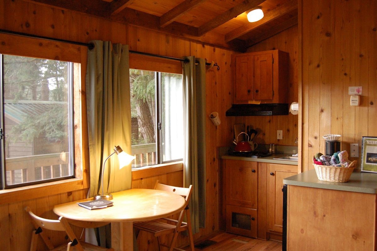 Cozy Queen Studio Cabin