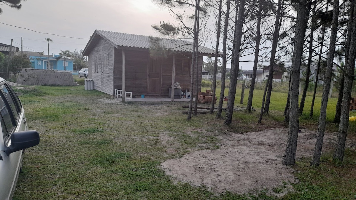 Casa próximo o mar e arrancadão de caminhão arroio