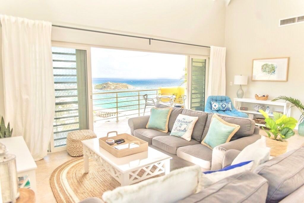 The Coastal Condo: Beautiful Luxury 3 Bed 2.5 bath