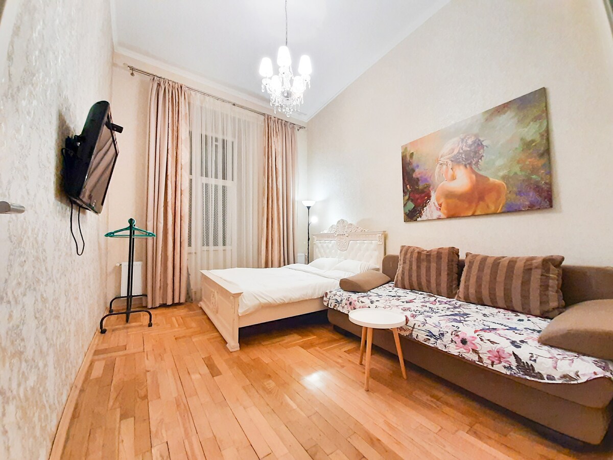 Perfect central location. Cute 2bedrooms, balcony